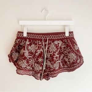 Ecote maroon boho elastic waist shorts size small